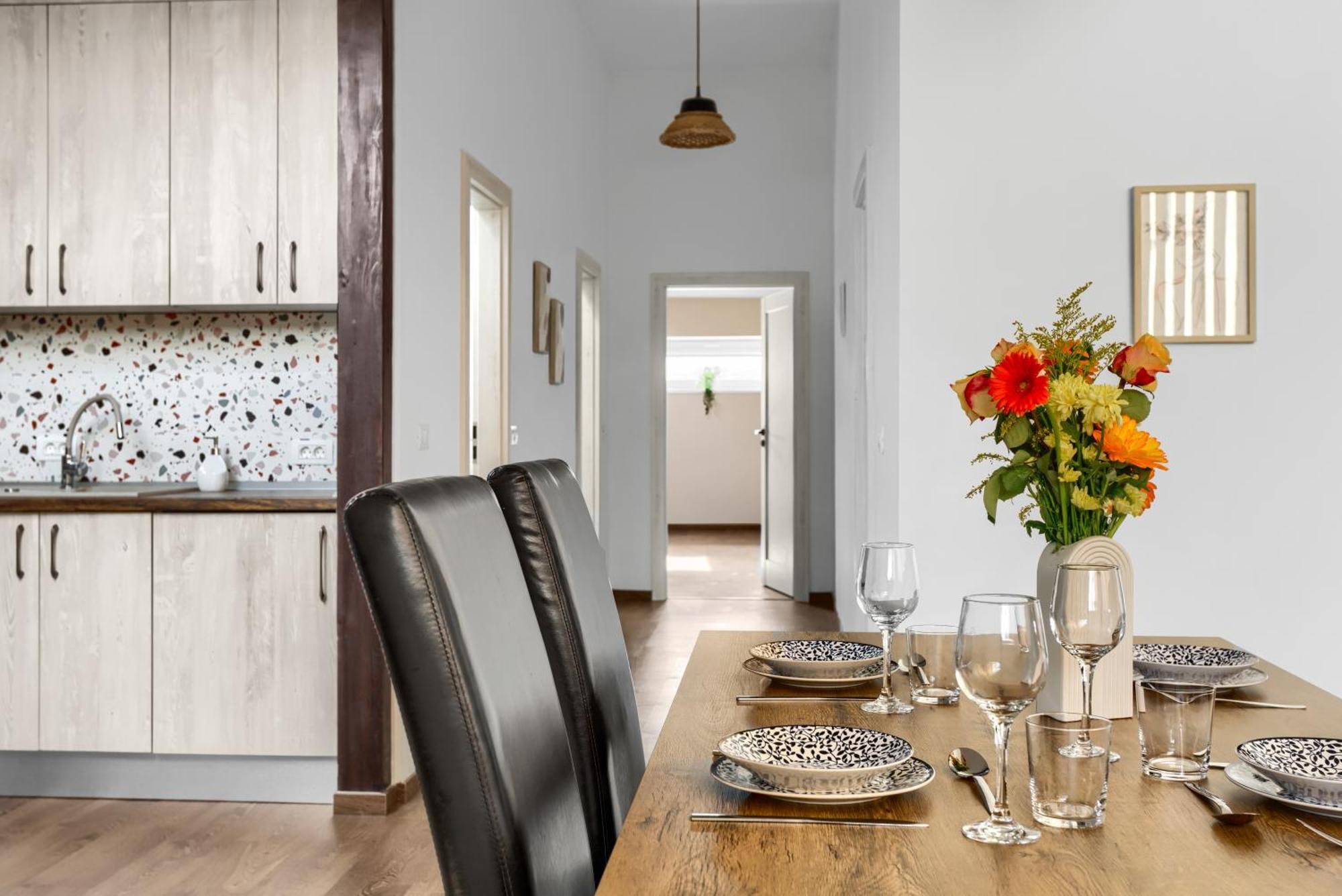 אראד Ari Central Grand Apartments - Luxurious Stay מראה חיצוני תמונה